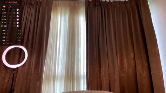 Image 8 of highenough_queen Stream on Chaturbate on 1 month ago
