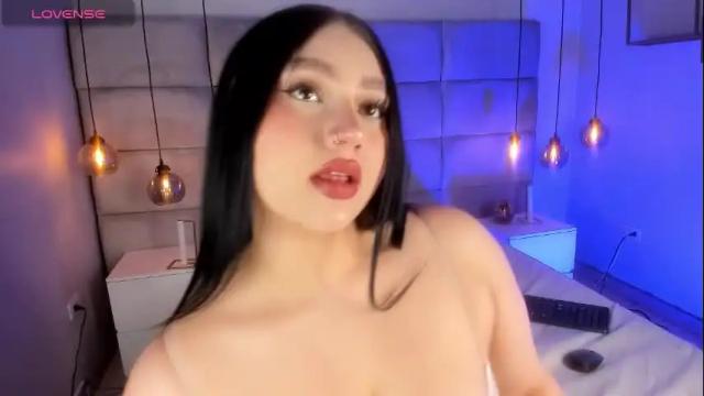 Image 2 of hiilaryfox Stream on Chaturbate on 3 months ago