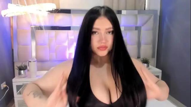 Image 3 of hiilaryfox Stream on Chaturbate on 3 months ago