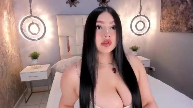 Image 11 of hiilaryfox Stream on Chaturbate on 3 months ago