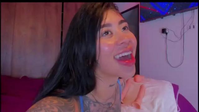 Image 12 of hilary_jones_22 Stream on Chaturbate on 15 months ago