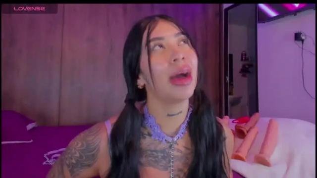 Image 6 of hilary_jones_22 Stream on Chaturbate on 15 months ago