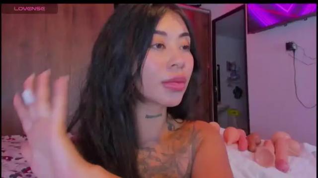 Thumbnail 1, hilary_jones_22's Stream at Chaturbate, 13 months ago