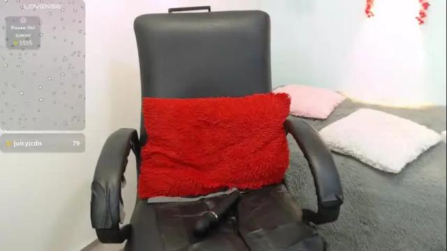 Image 7 of hilaryclowerx Stream on Chaturbate on 8 days ago