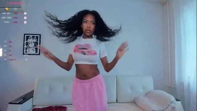 Image 12 of hildahathorne Stream on Chaturbate on 26 days ago