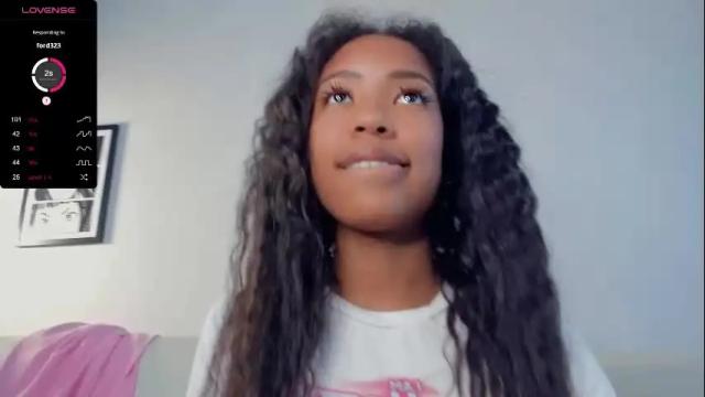 Image 3 of hildahathorne Stream on Chaturbate on 7 months ago