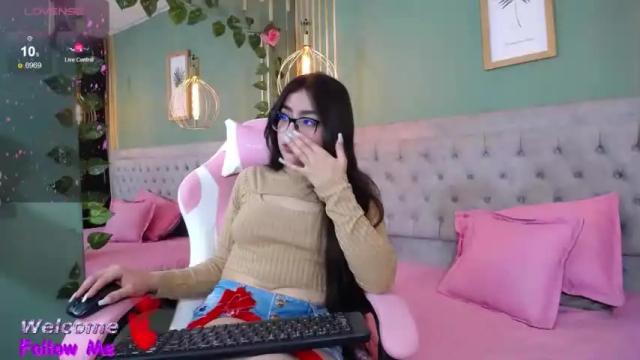 Image 6 of hillary_dallas Stream on Chaturbate on 18 months ago