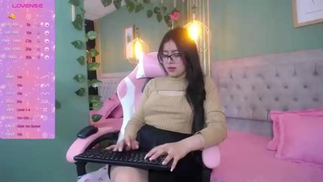 Image 11 of hillary_dallas Stream on Chaturbate on 18 months ago