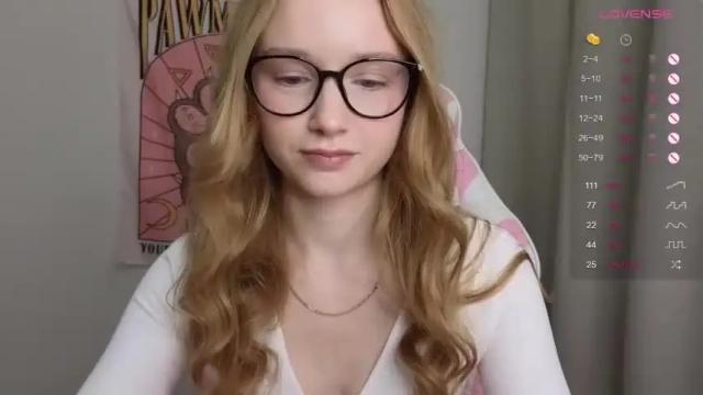 Image 10 of hillikitt Stream on Chaturbate on 22 months ago