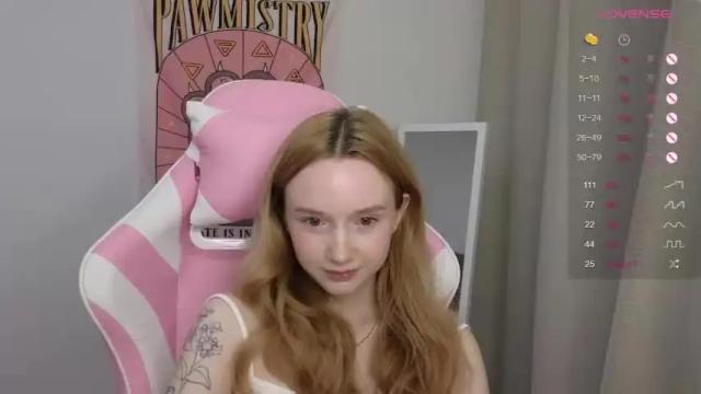 Image 12 of hillikitt Stream on Chaturbate on 21 months ago