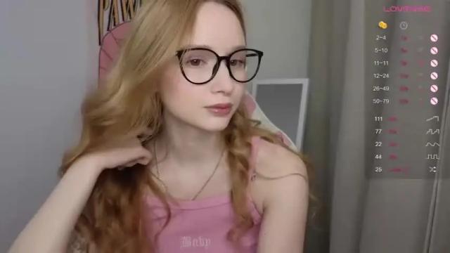 Image 12 of hillikitt Stream on Chaturbate on 20 months ago