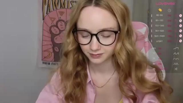 Image 12 of hillikitt Stream on Chaturbate on 20 months ago