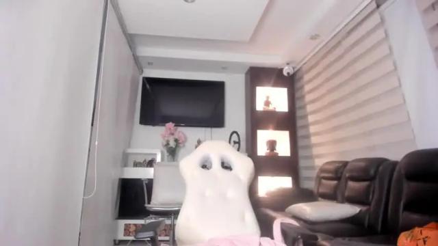 Image 10 of hilly_as Stream on Chaturbate on 15 months ago