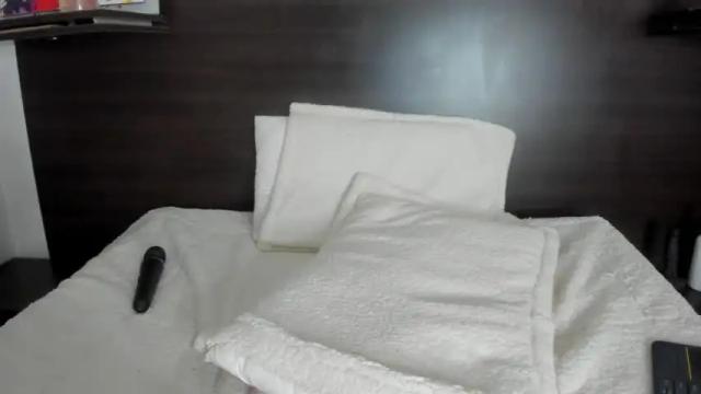 Image 3 of hilly_as Stream on Chaturbate on 15 months ago