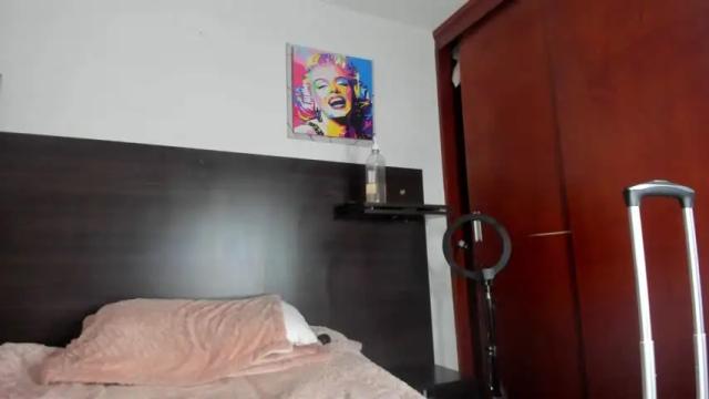 Image 8 of hilly_as Stream on Chaturbate on 15 months ago