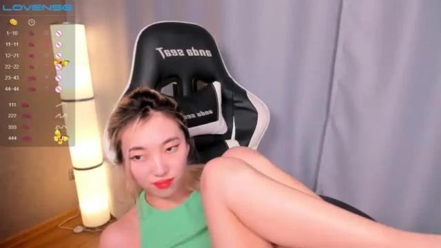 Image 3 of hina_ren Stream on Chaturbate on 21 months ago