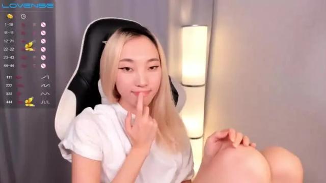 Image 12 of hina_ren Stream on Chaturbate on 21 months ago
