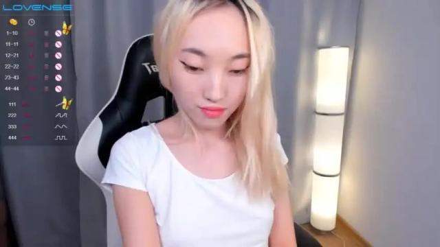 Image 3 of hina_ren Stream on Chaturbate on 20 months ago