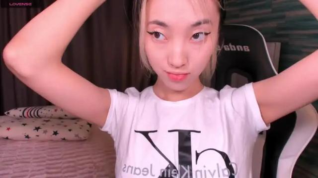Image 2 of hina_ren Stream on Chaturbate on 20 months ago