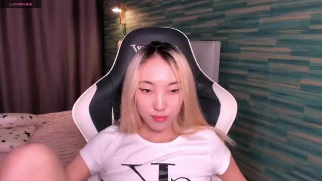Image 4 of hina_ren Stream on Chaturbate on 20 months ago