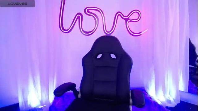 Image 4 of hinatamoon Stream on Chaturbate on 3 months ago