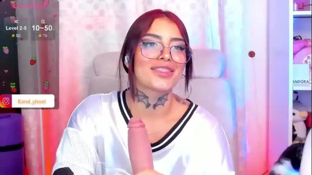 Image 10 of hinataweed01 Stream on Chaturbate on 1 month ago