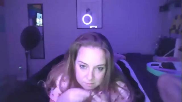 Image 3 of hippiemermaid11 Stream on Chaturbate on 16 months ago
