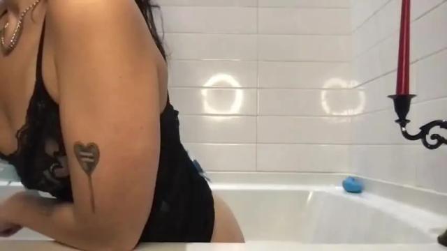 Image 7 of hispanicbunny Stream on Chaturbate on 15 months ago