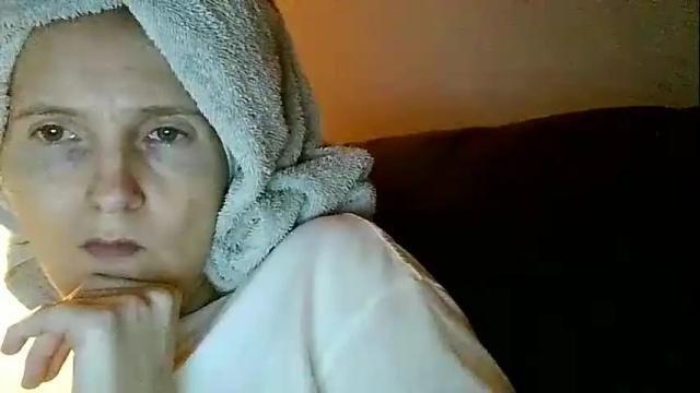 Image 8 of hisqueenherking Stream on Chaturbate on 16 months ago