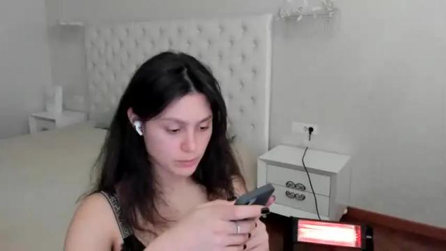 Image 3 of hitachibottl1 Stream on Chaturbate on 17 months ago