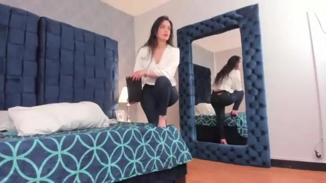 Image 3 of hitanaroberts Stream on Chaturbate on 26 months ago