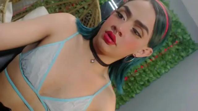 Image 11 of hitzell_vickers_ Stream on Chaturbate on 14 months ago