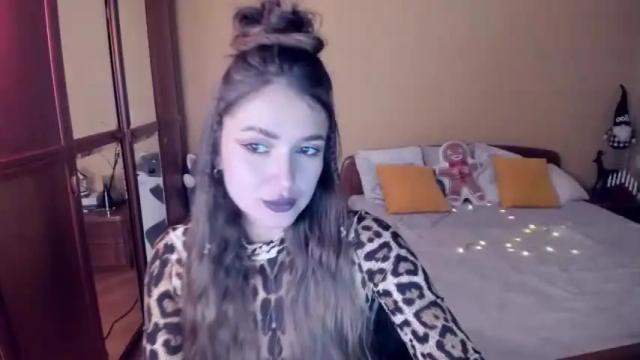 Image 4 of hloesky Stream on Chaturbate on 15 months ago
