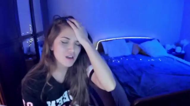 Image 4 of hloesky Stream on Chaturbate on 15 months ago