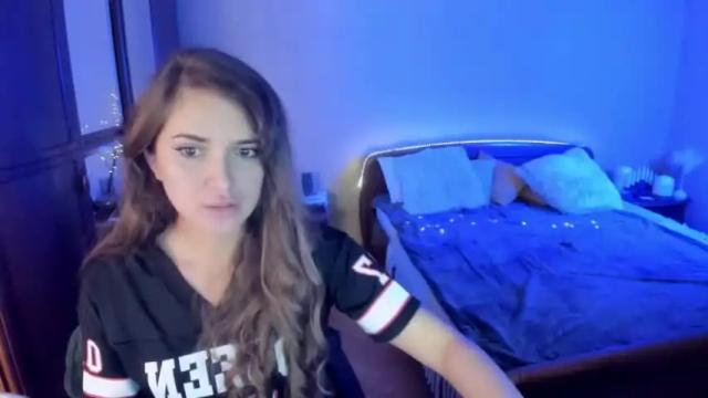 Image 7 of hloesky Stream on Chaturbate on 15 months ago