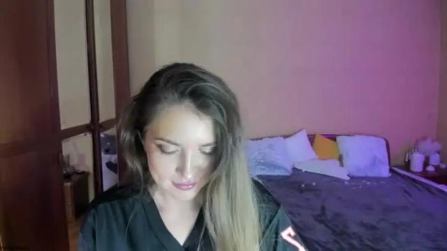 Image 11 of hloesky Stream on Chaturbate on 14 months ago