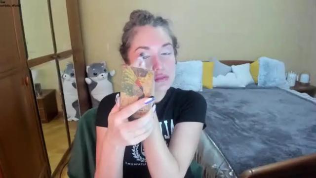 Image 3 of hloesky Stream on Chaturbate on 13 months ago