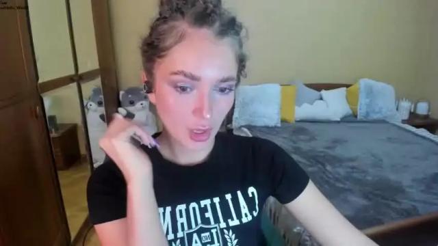Image 8 of hloesky Stream on Chaturbate on 13 months ago