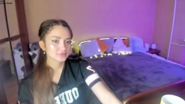 Image 2 of hloesky Stream on Chaturbate on 13 months ago