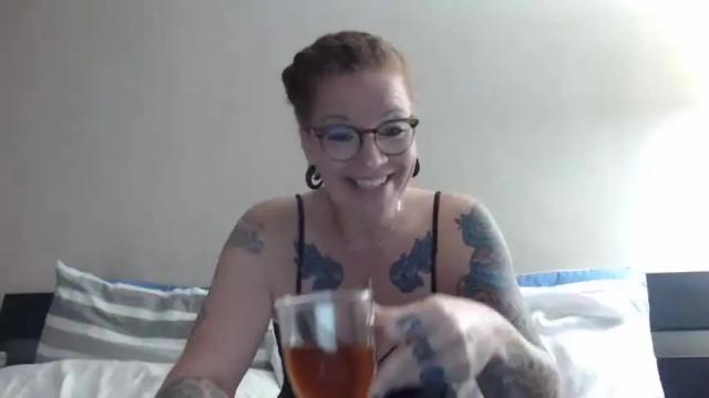 Image 6 of hockey_and_lace Stream on Chaturbate on 17 months ago