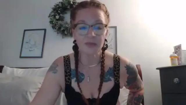 Image 2 of hockey_and_lace Stream on Chaturbate on 17 months ago