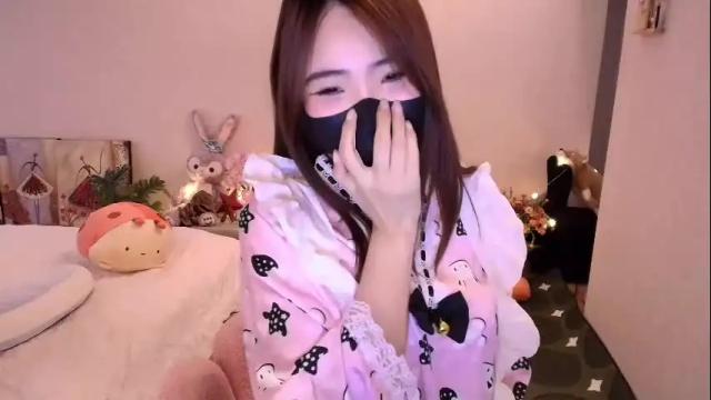 Image 4 of hola_yosoysisi Stream on Chaturbate on 6 months ago
