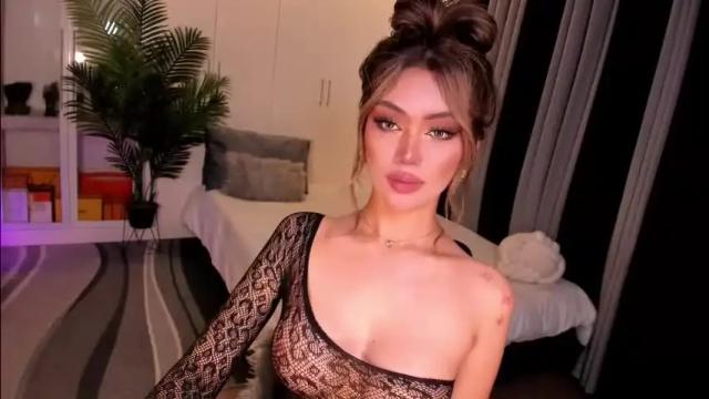 Image 11 of holee_laura Stream on Chaturbate on 2 months ago