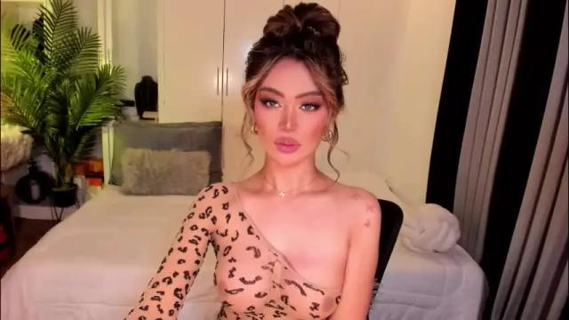 Image 8 of holee_laura Stream on Chaturbate on 2 months ago