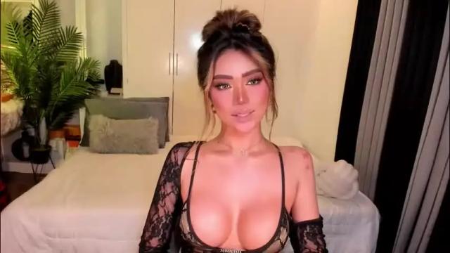 Image 12 of holee_laura Stream on Chaturbate on 2 months ago