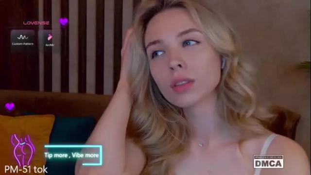 Image 7 of holl1would Stream on Chaturbate on 1 month ago