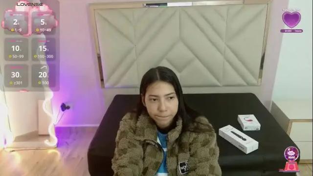 Image 2 of hollie_tay Stream on Chaturbate on 1 month ago