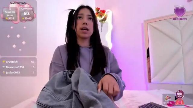 Image 4 of hollie_tay Stream on Chaturbate on 1 month ago