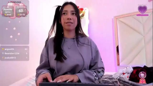 Image 6 of hollie_tay Stream on Chaturbate on 1 month ago