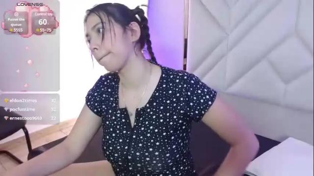 Image 11 of hollie_tay Stream on Chaturbate on 1 month ago